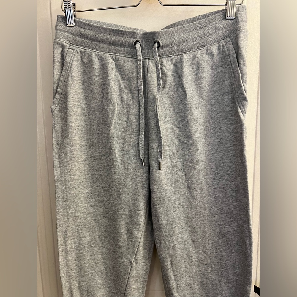 Uniqlo Gray Sweatpants - Picture 4 of 5